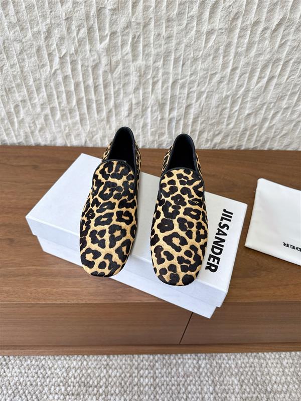 20251127171419886 320